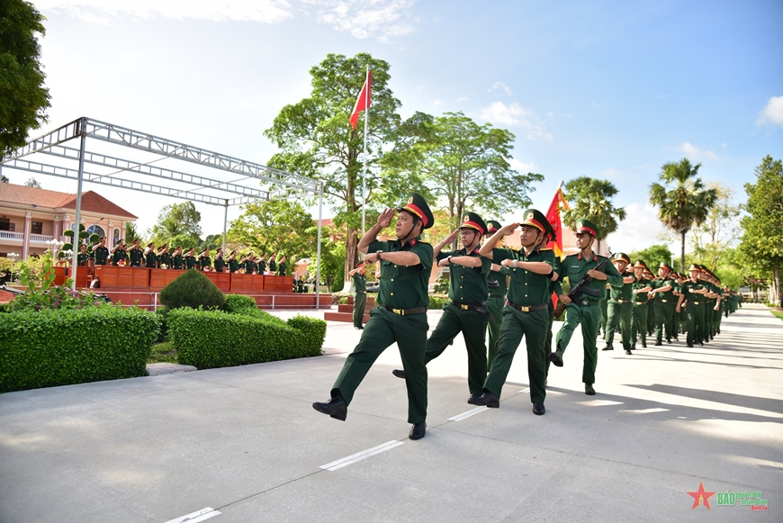 View - 	Thượng tướng Nguyễn Tân Cương kiểm tra tại Sư đoàn 330 (Quân khu 9)